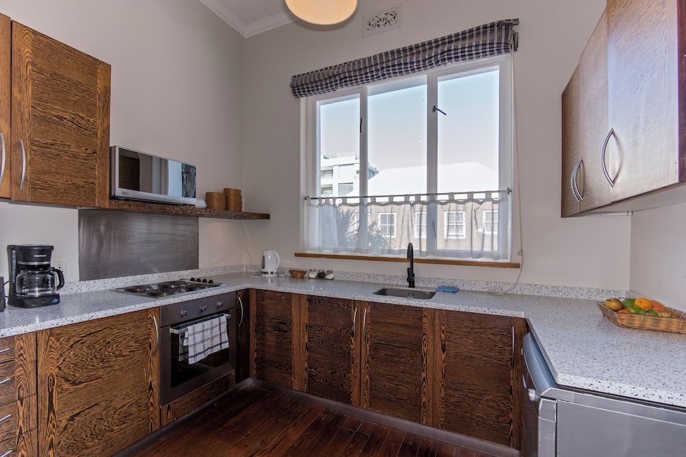 Barry Hall Apartments Apartment No 4 5