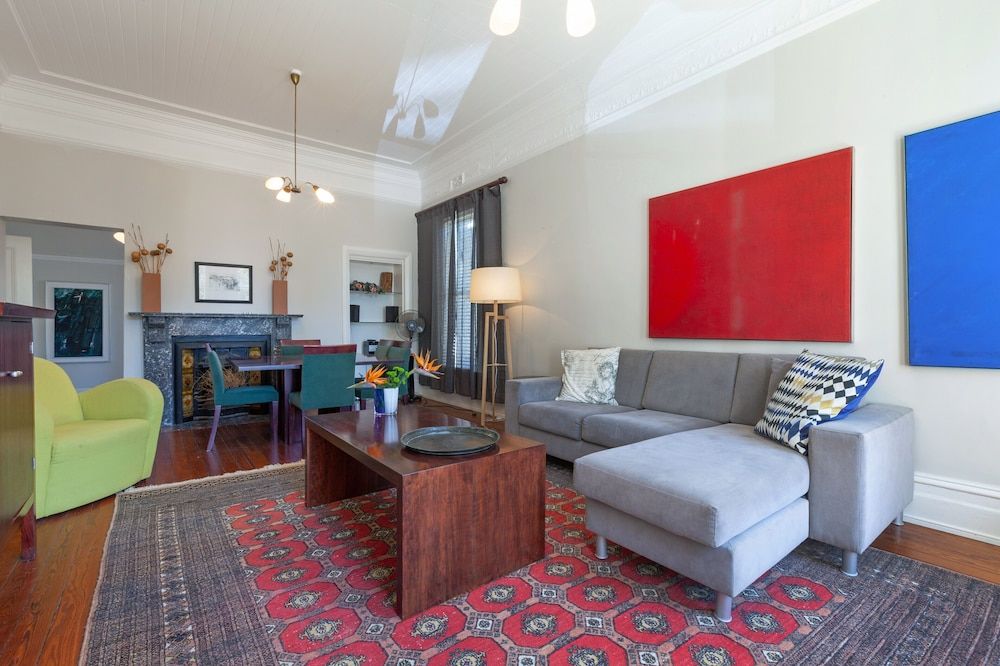 Barry Hall Apartments Apartment No 4 6