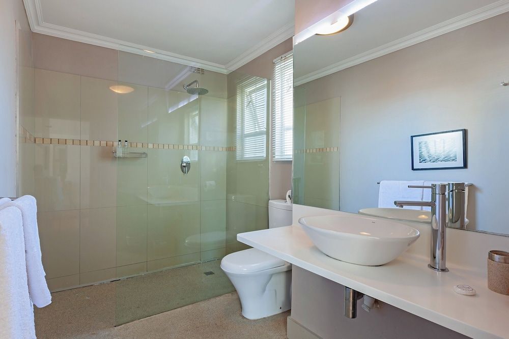 Barry Hall Apartments Apartment No 3 8