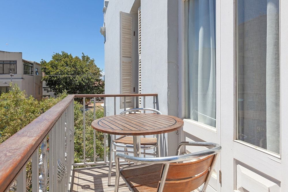 Barry Hall Apartments Apartment No 4 3