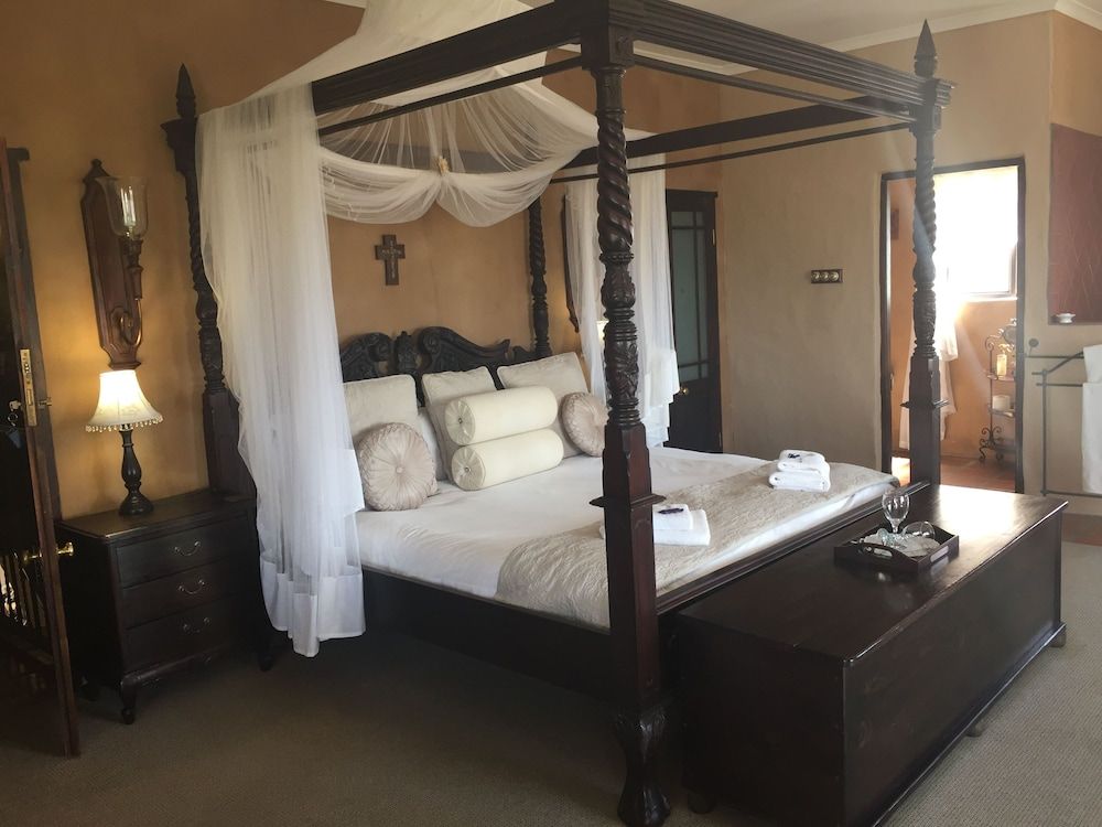 Honeymoon Suite