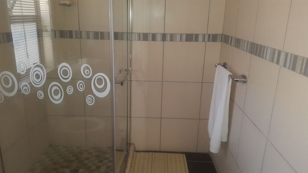 Ikaze Guest Lodge Executive Room (Room 6) 6