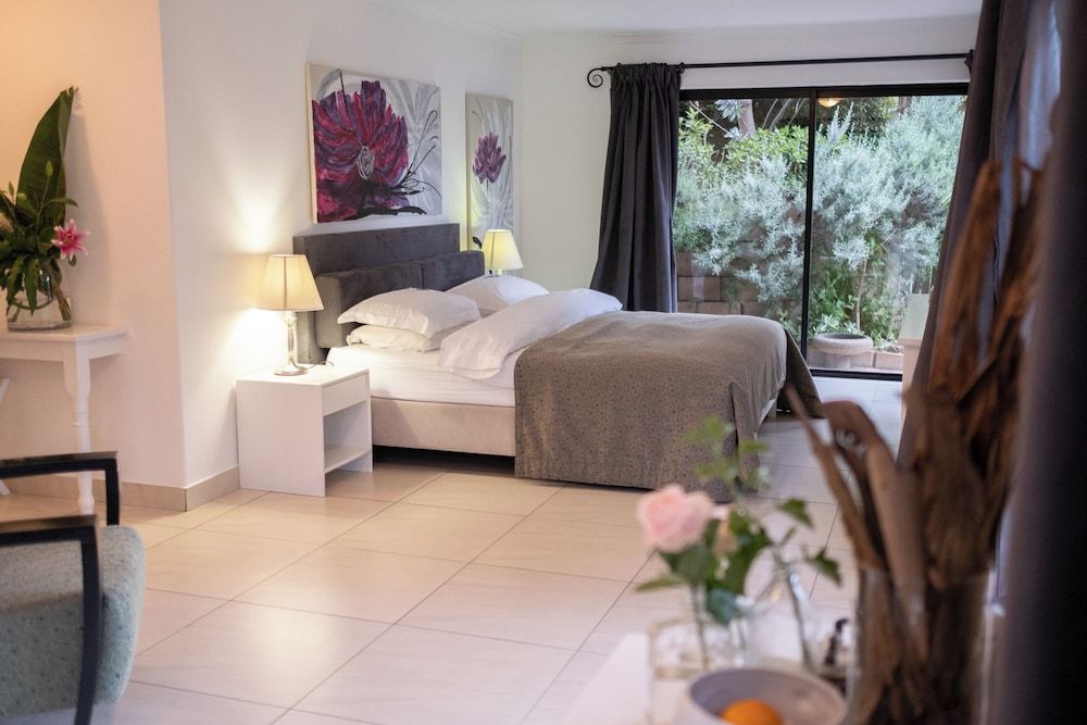 The Silver Suite