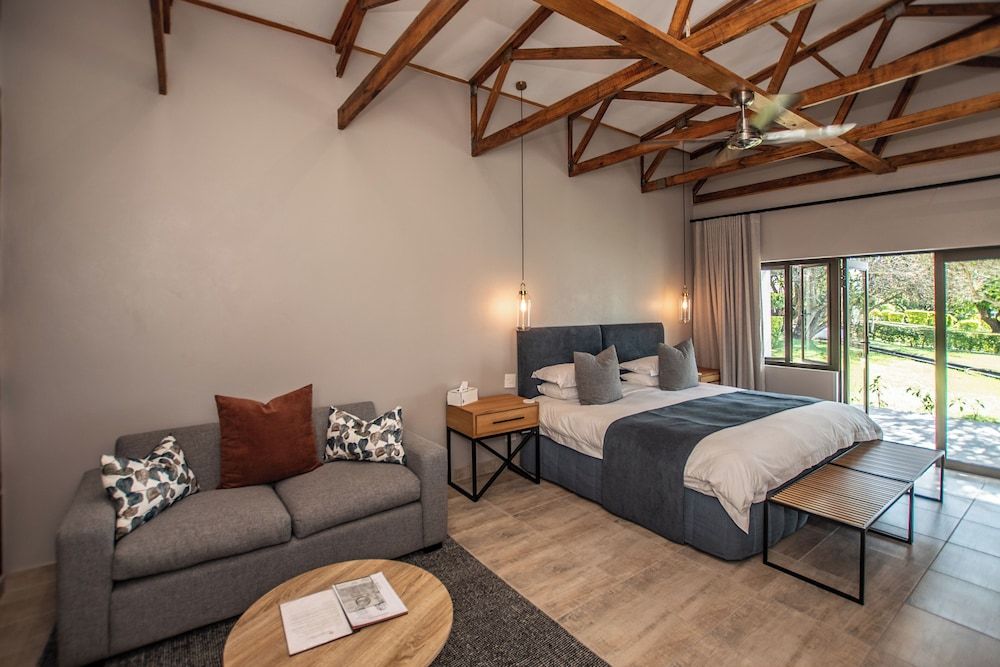 Nut Grove Boutique Hotel Luxury Suite 8