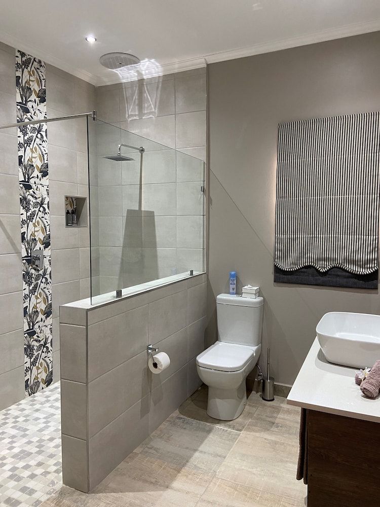 Nut Grove Boutique Hotel Luxury Suite 21