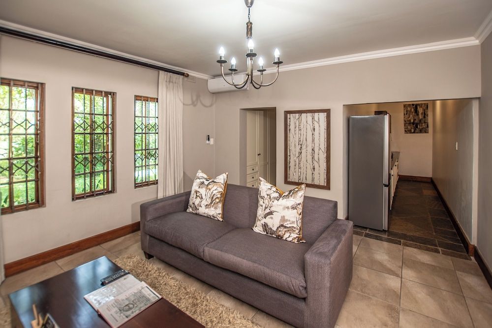 Nut Grove Boutique Hotel Luxury Suite 27