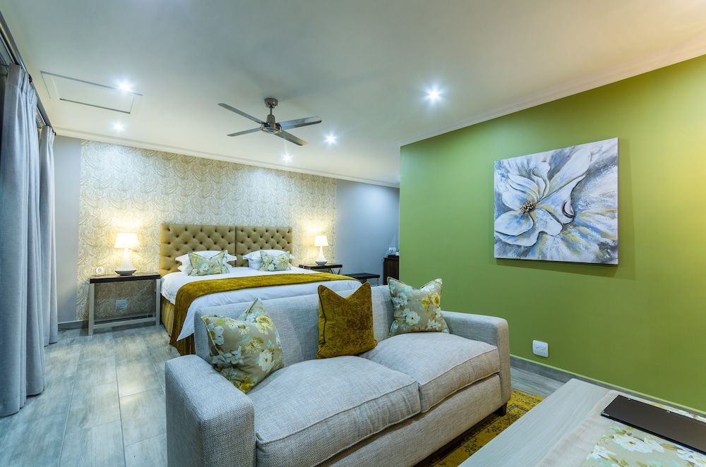 Nut Grove Boutique Hotel Luxury Suite