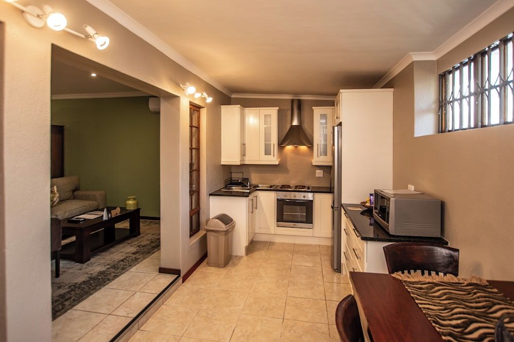 Nut Grove Boutique Hotel Family Suite 8