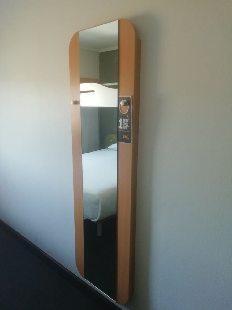 SUN1 Midrand Standard Triple Room, Smoking 4