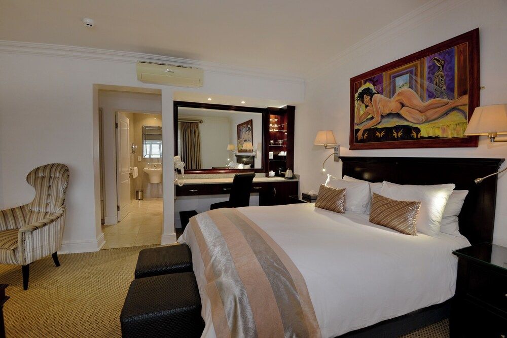 Luxury Five-Star Suite 2
