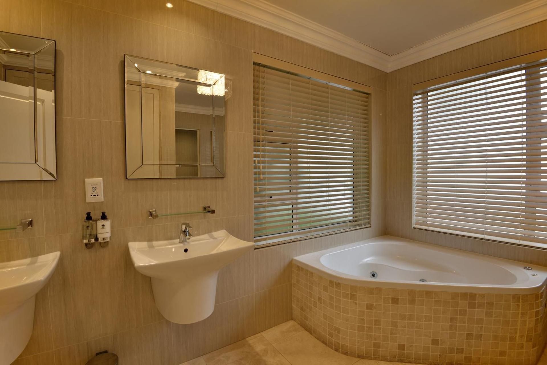 Presidential Suite with Mountain View