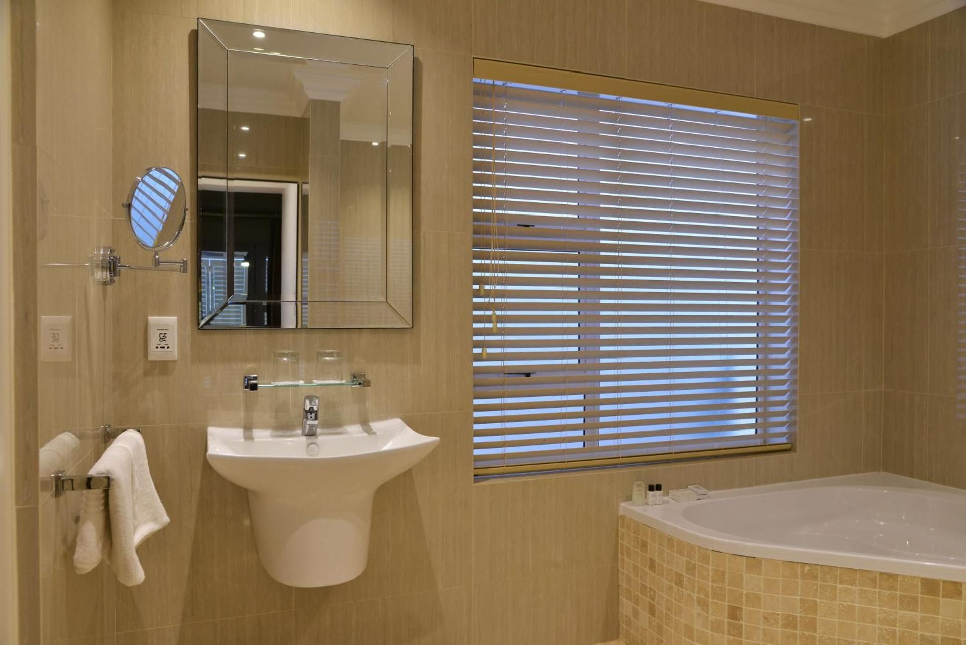 Luxury Suite 2