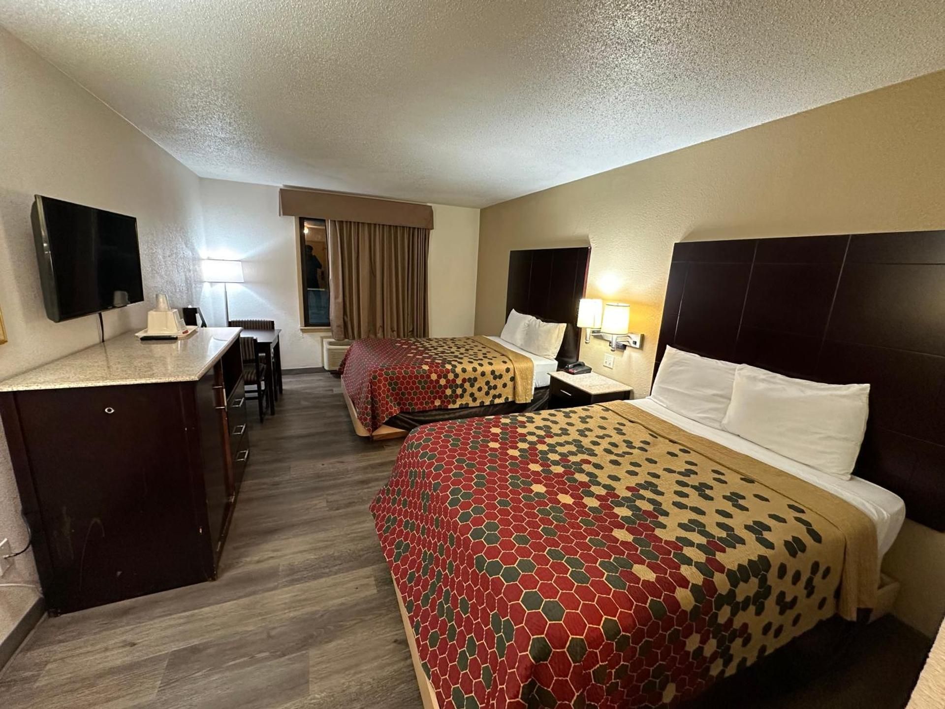 2 Double Beds, Smoking, Accessible