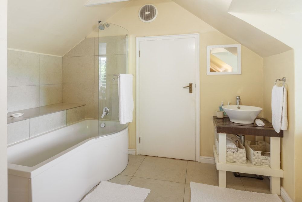 Little House Loft Apartment 8