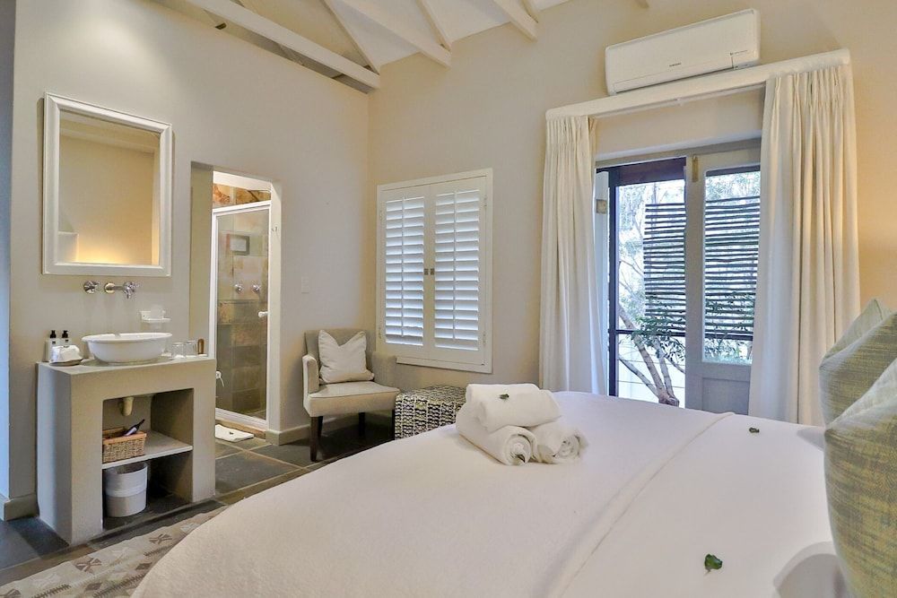 undefined Hermanus Lodge on the Green 10