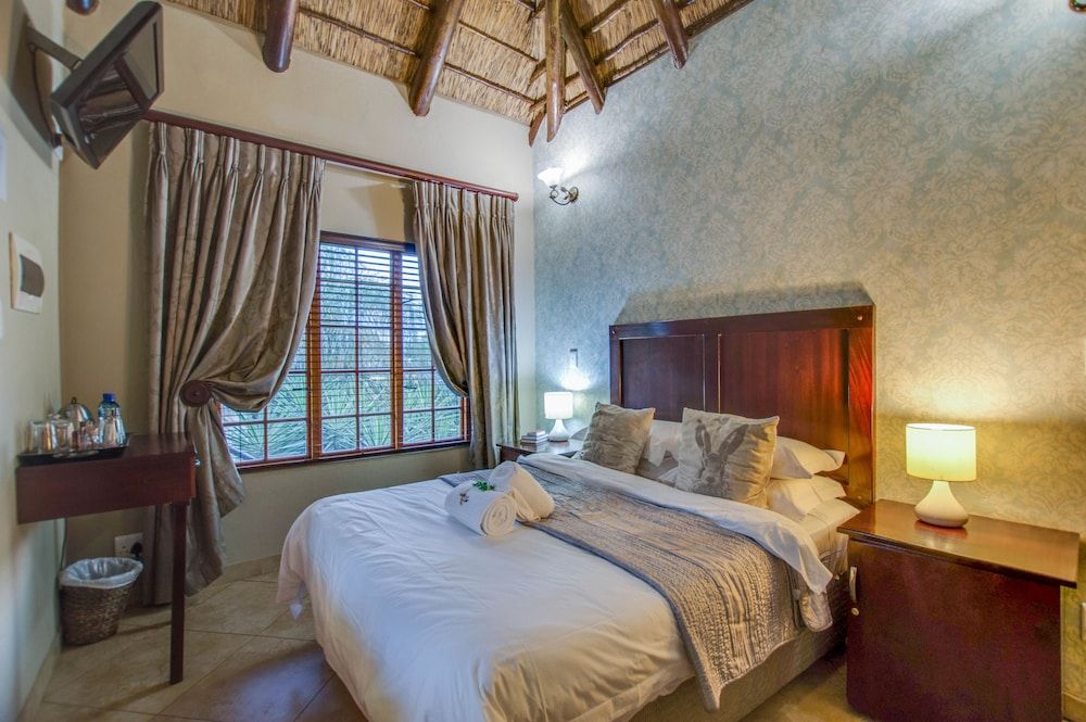 Double Room (Small 1)