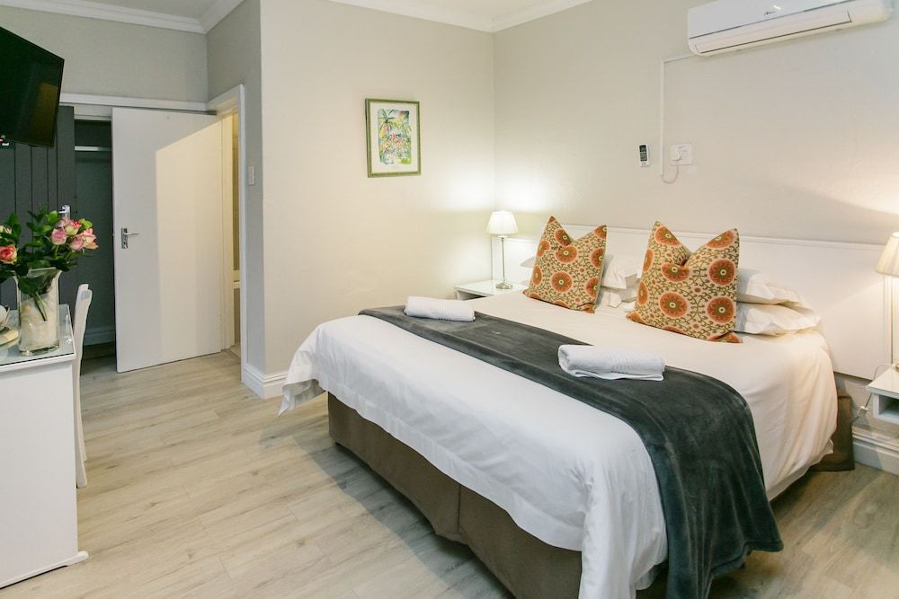 Deluxe Queen Room with Bunkbed