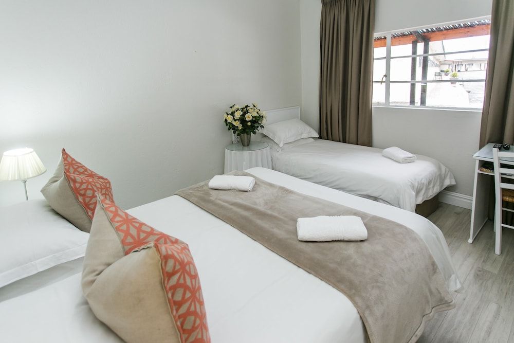 Deluxe Room, 1 Bedroom (Deluxe Room Queen Bed + Single bed)