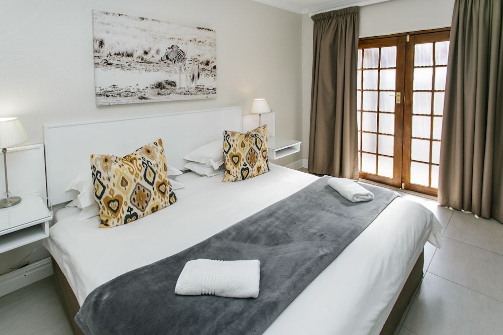 Wagon Wheel Country Lodge Deluxe Room, 1 Bedroom ( Deluxe Room Twin + Couch)