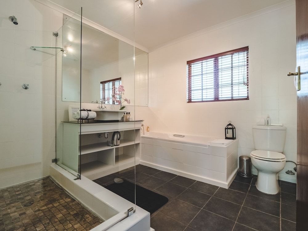 Lairds Lodge Luxury Double Room 3