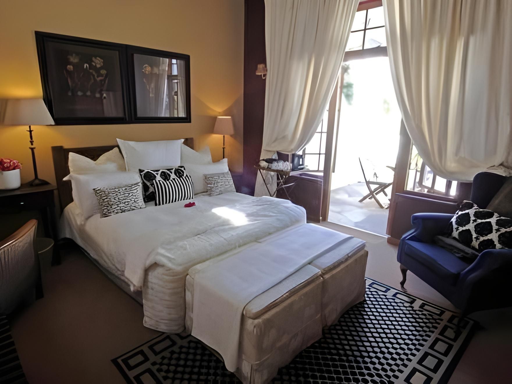 Deluxe King or Twin Room