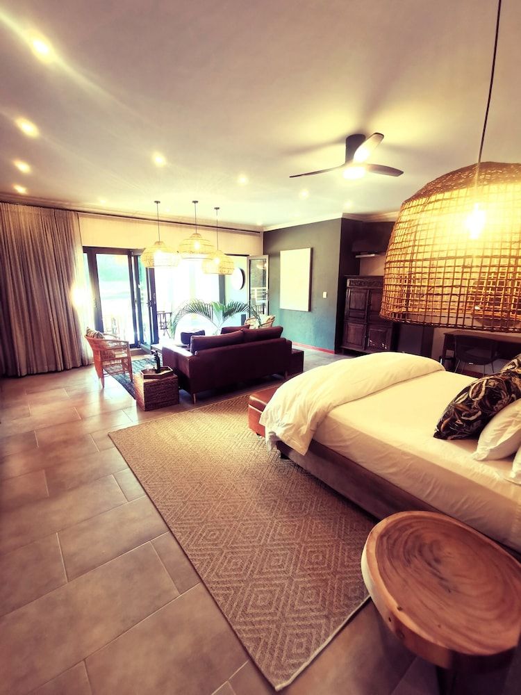 Bambuu Lakeside Lodge