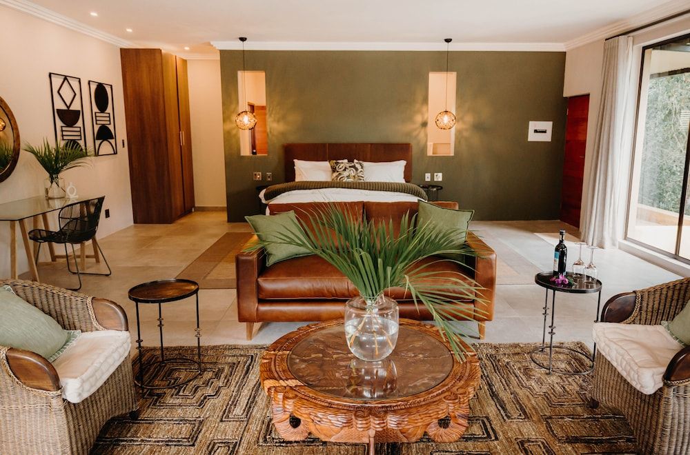 Bambuu Lakeside Lodge Luxury Double Room, Lake View 10