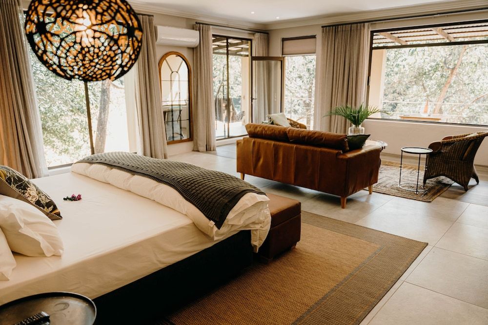 Bambuu Lakeside Lodge Luxury Double Room, Lake View 4