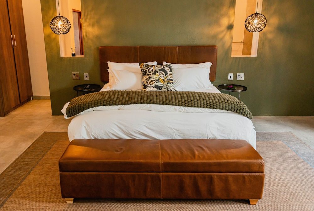 Bambuu Lakeside Lodge Luxury Double Room, Lake View