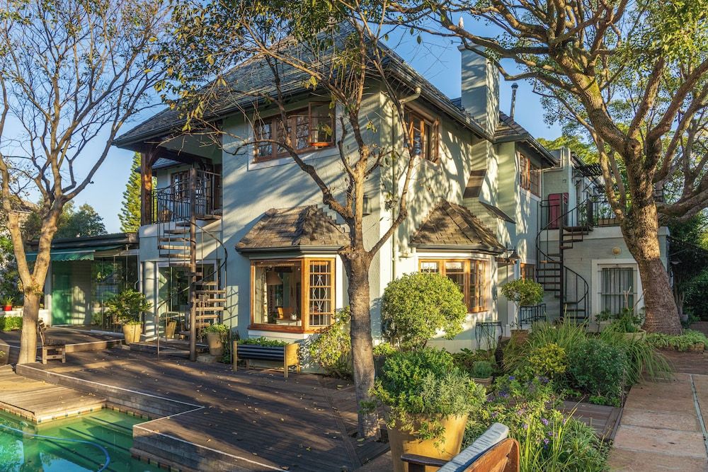 undefined Hedge House 5