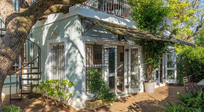 undefined Hedge House 9