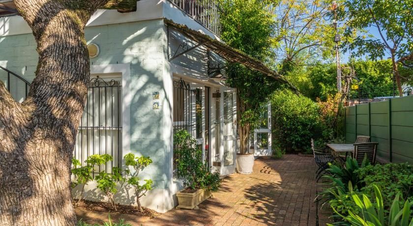 undefined Hedge House 5