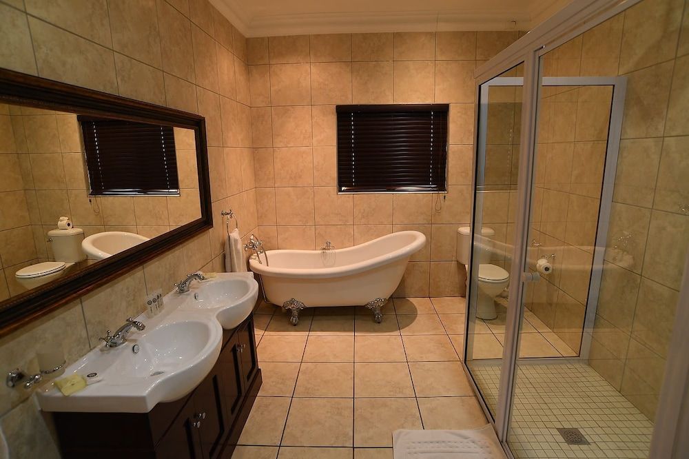 The Halfway House Hotel Superior Room, 1 King Bed 3