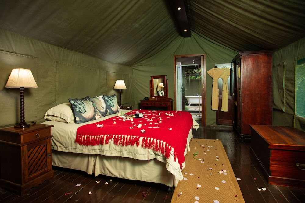 Falaza Game Lodge Luxury tented Accommodation twin 8