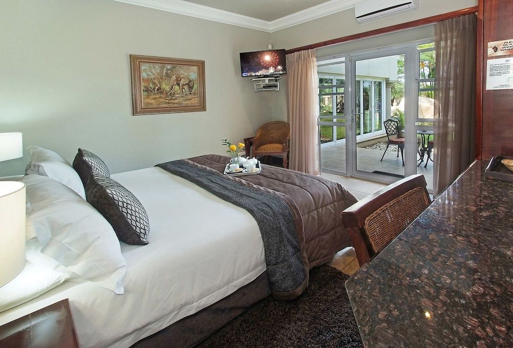 uShaka Manor Guest House Deluxe Suite 3