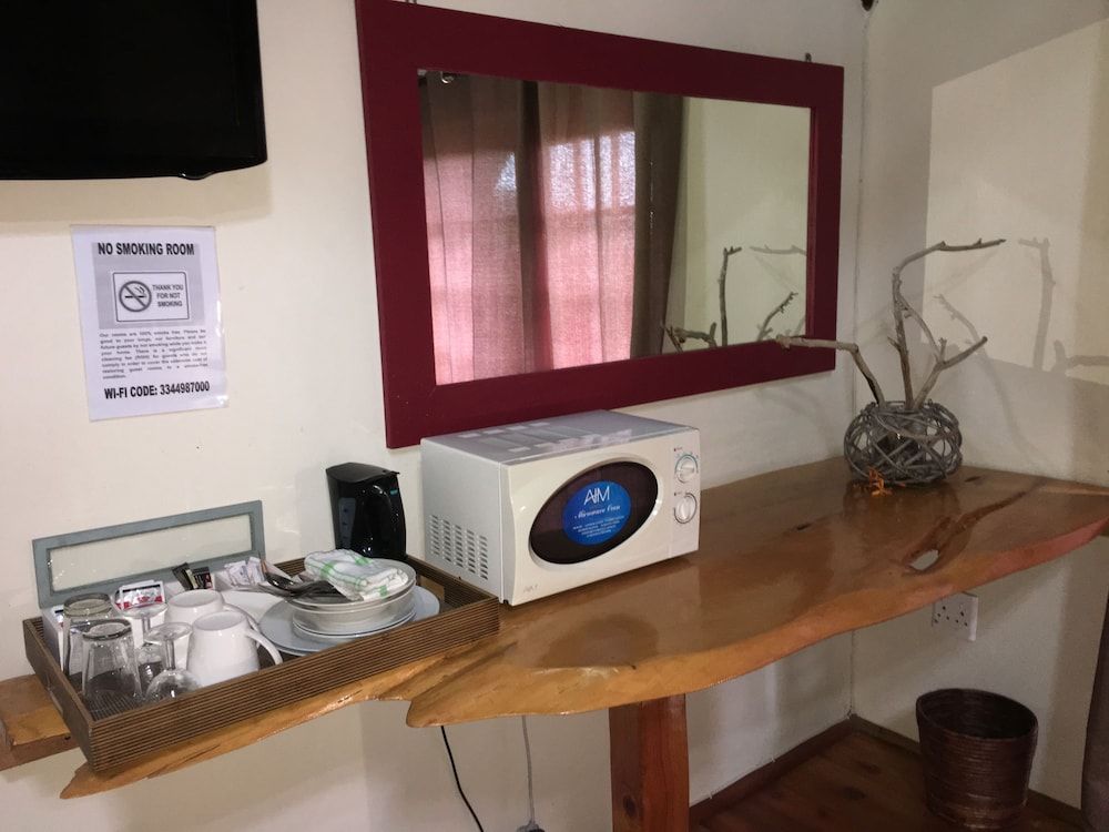 The Birdhouse Luxury King Room Upperdeck 6