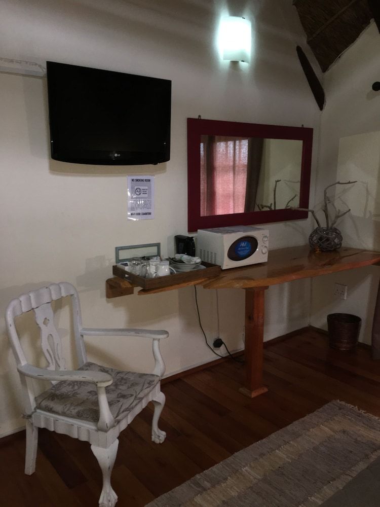 The Birdhouse Luxury King Room Upperdeck 9