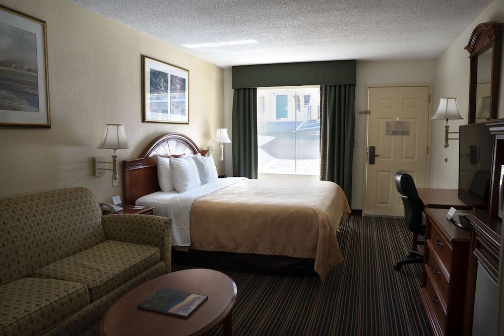 Room, 1 King Bed, Accessible, Non Smoking