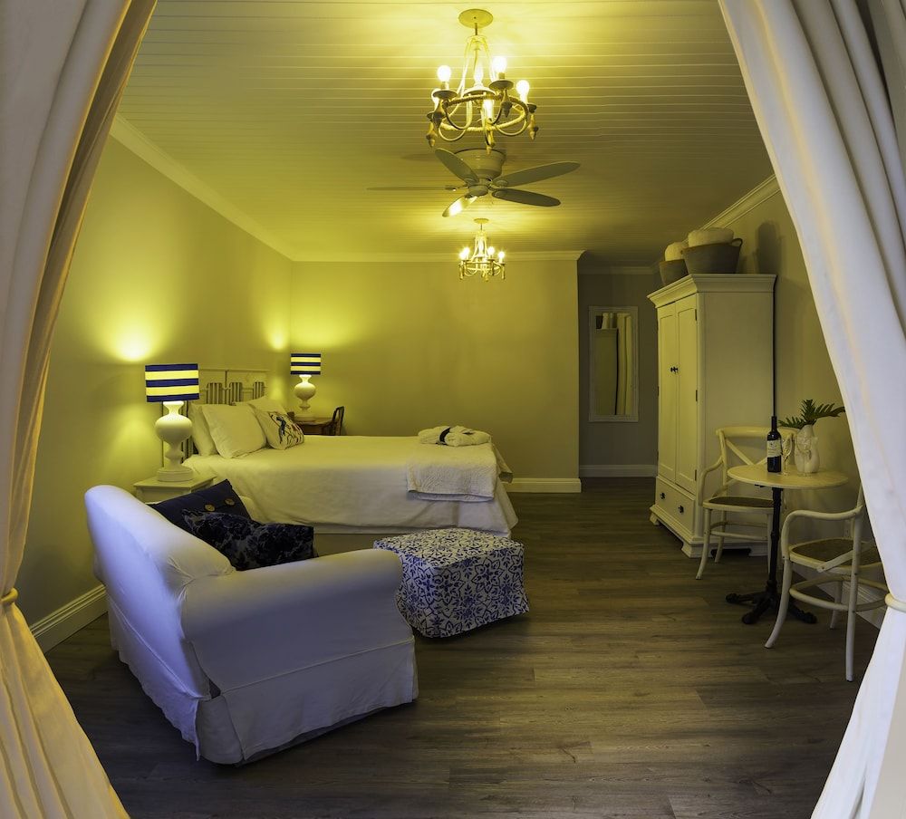 Bright on 5th Guest House Family Room, 1 Bedroom ( Wisteria Suite) 2