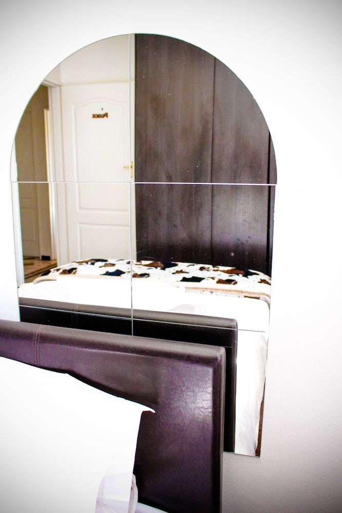 undefined Turningpoint Bed & Breakfast 3