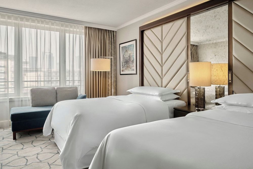 Sheraton Grand Warsaw Classic Room, 2 Twin Beds, Non Smoking 3