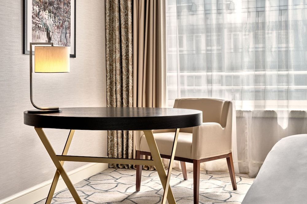 Sheraton Grand Warsaw Classic Room, 2 Twin Beds, Non Smoking 7