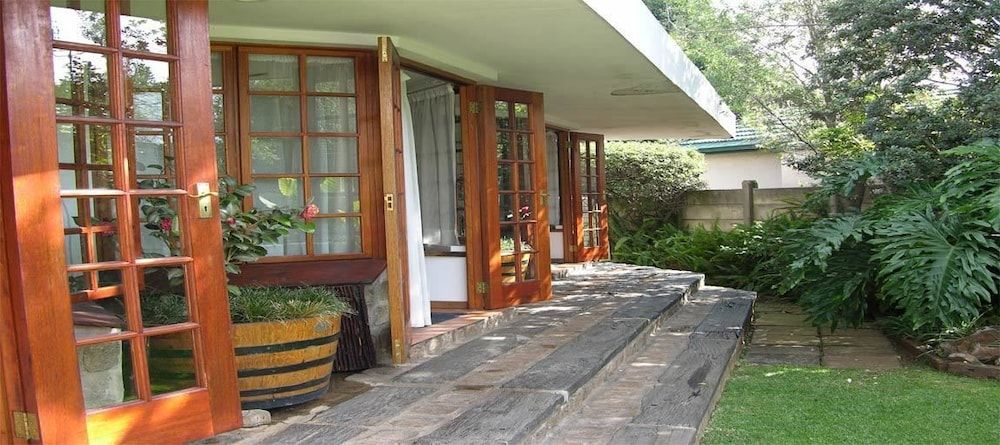 Cosy Den B&B Luxury Guest House Style Anura-Standard Double en-suite shower 2