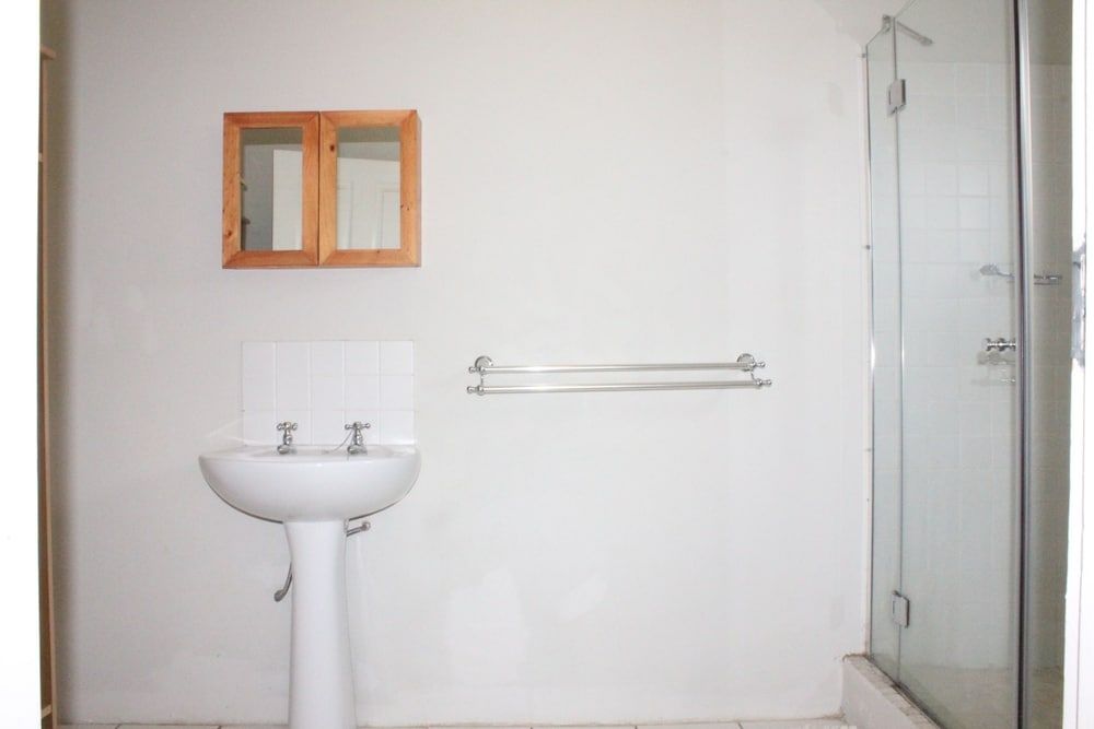 Beacon Vlei Guest Farm Superior Cottage, 2 Bedrooms, Lake View, Lakeside 4