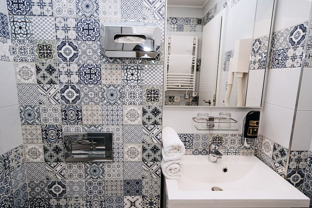 Hotel Union Standard Double or Twin Room 9