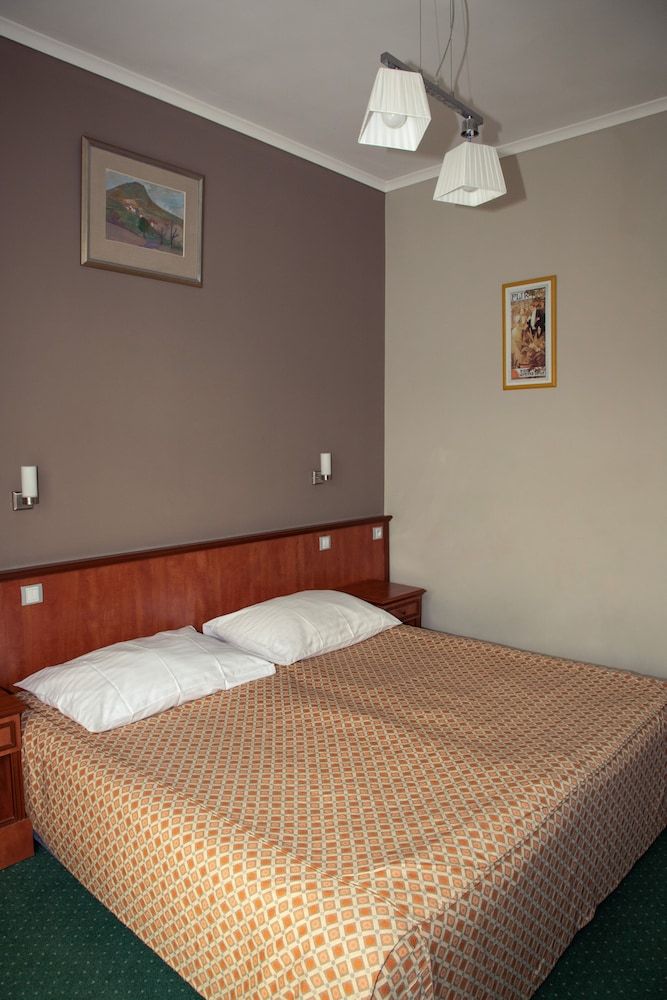 Hotel Union Standard Double or Twin Room 7