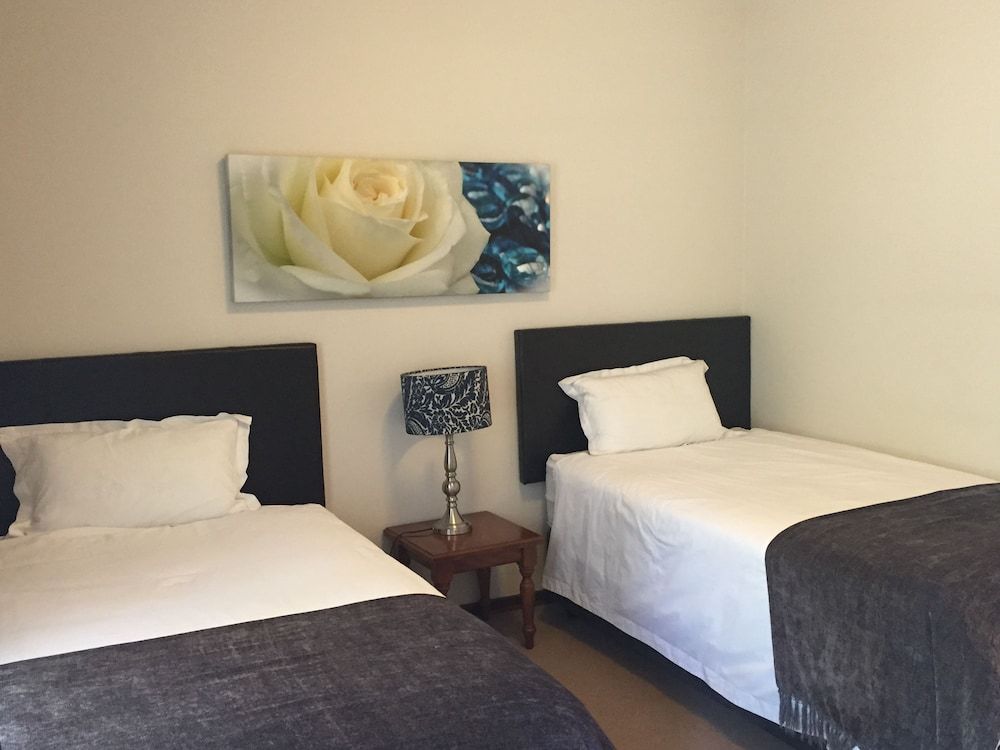 The Pecan Tree Harmony Room 6