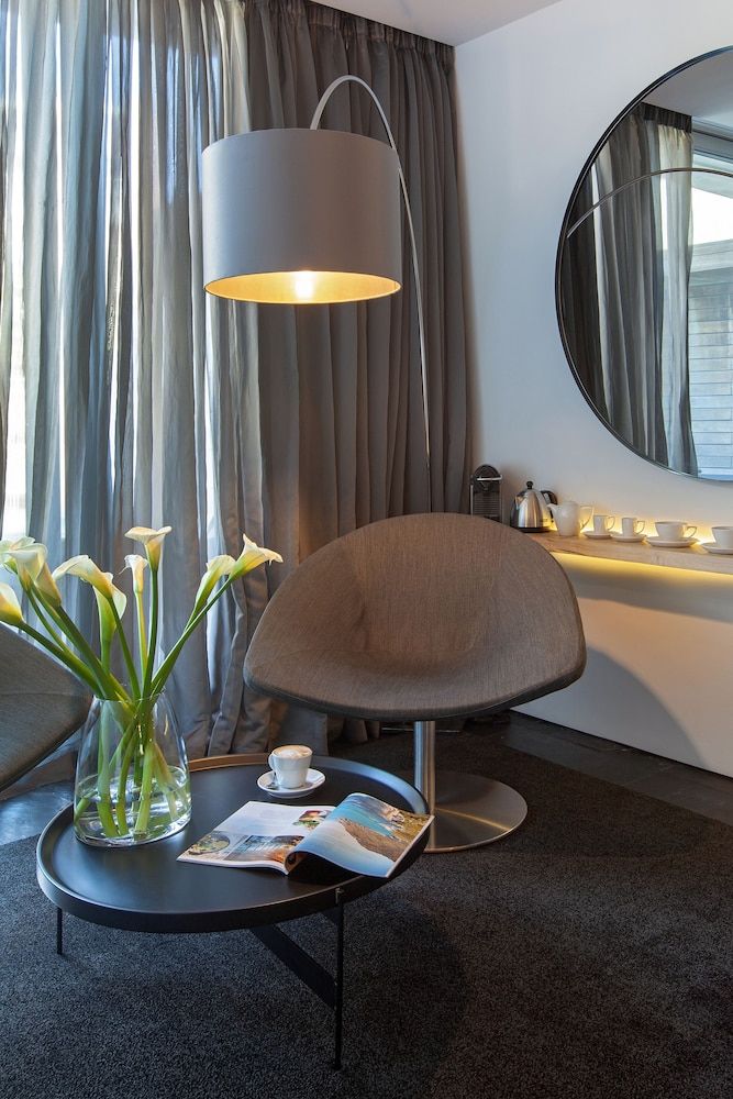 POD Camps Bay Luxury Room, Balcony, Partial Sea View 2