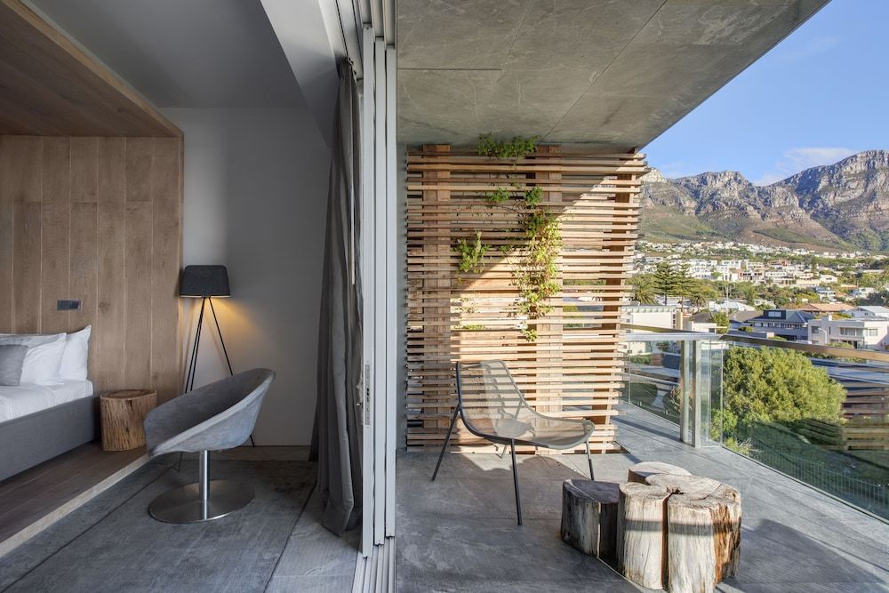 POD Camps Bay Luxury Room, Balcony, Partial Sea View 4