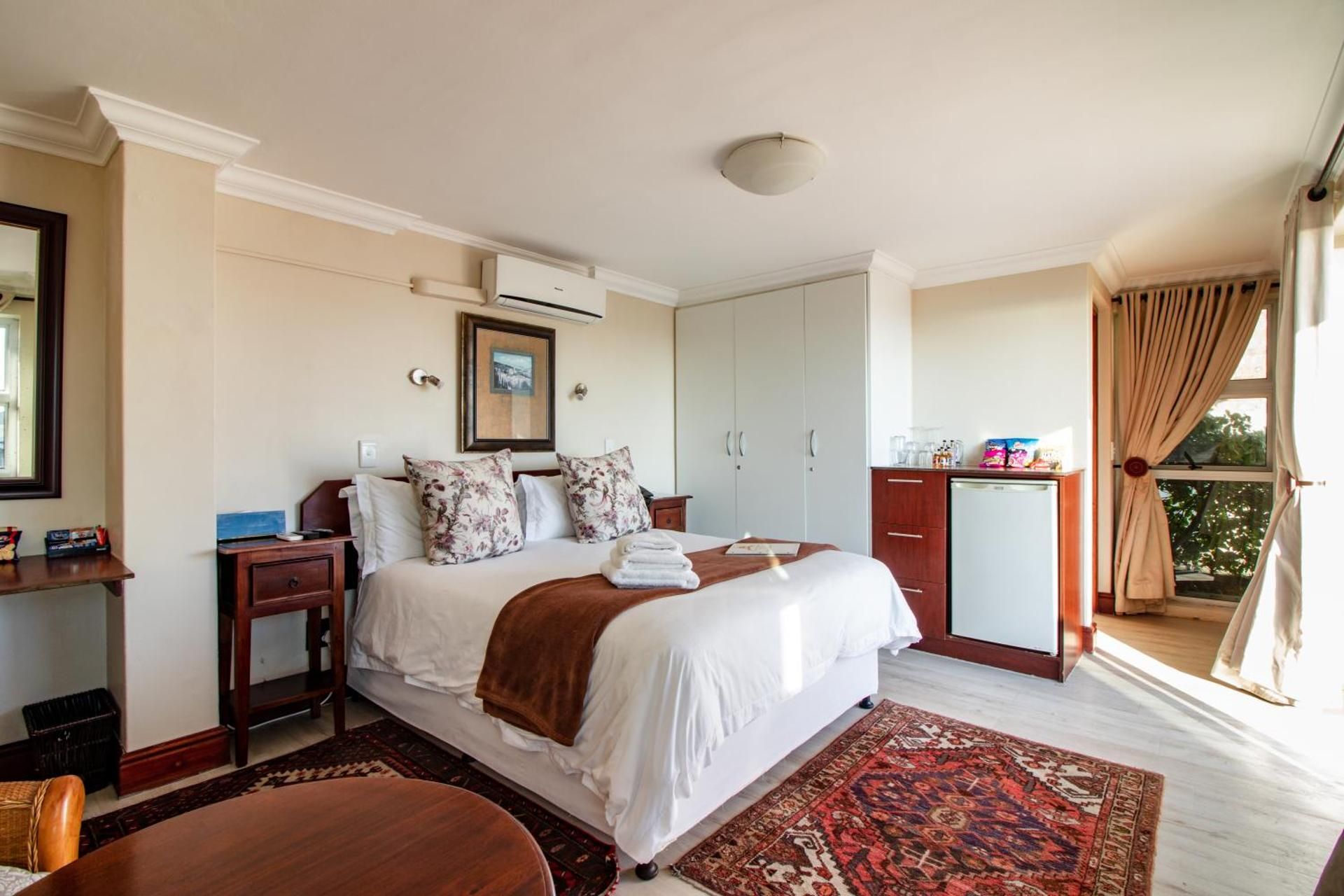 Deluxe Double Room with Sea View - Lower Level